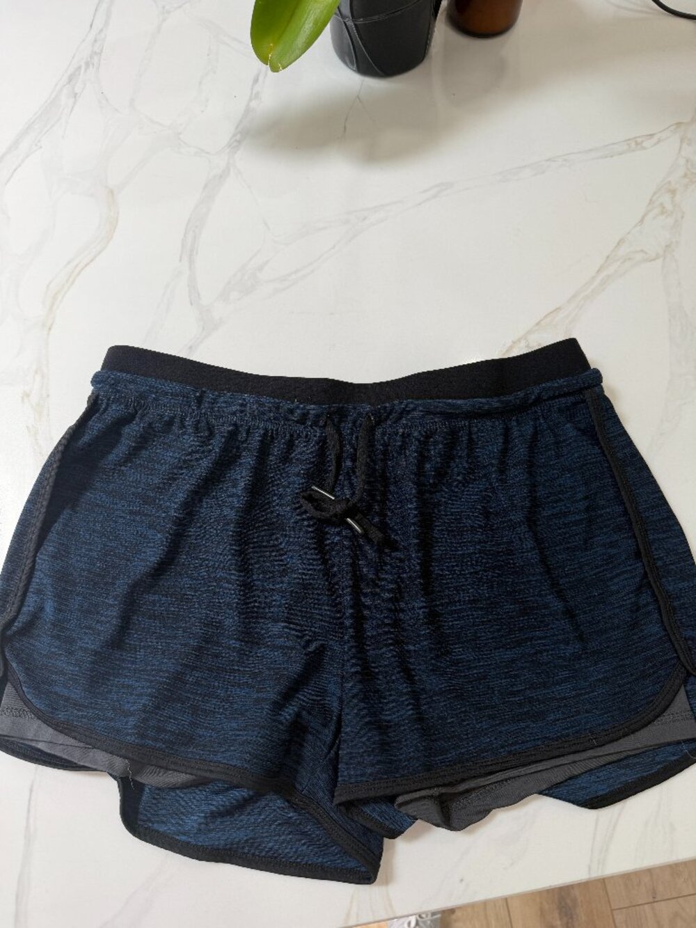 Roboom Women's M Shorts